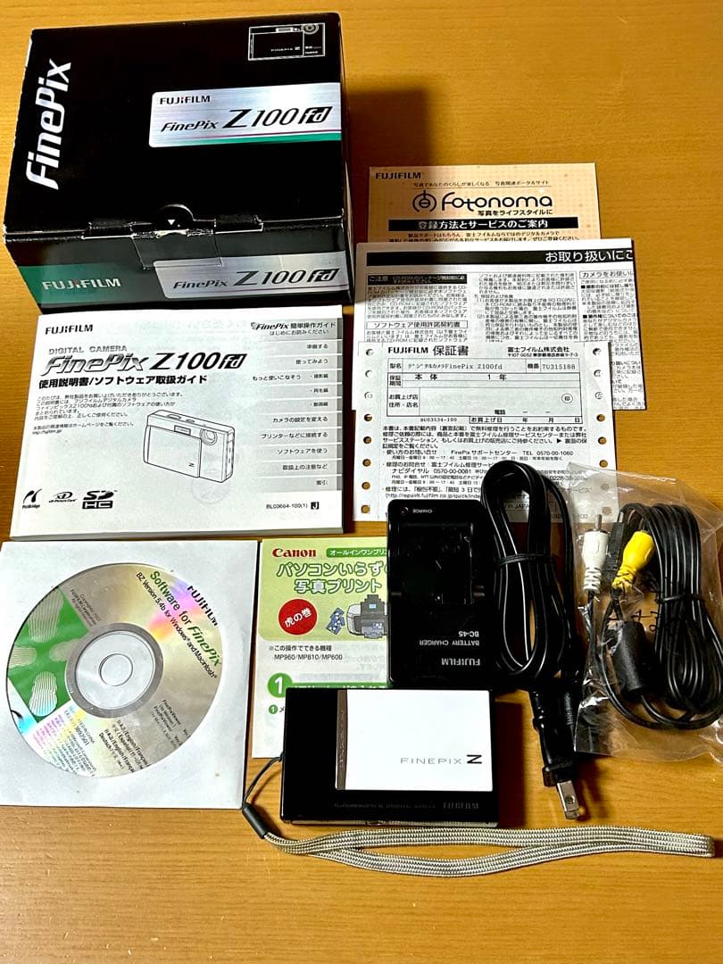 FinePix Z100fdフルセット⭐︎ ホワイト＆ブラック