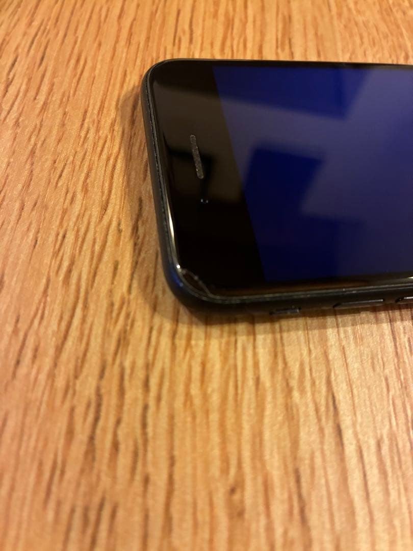 iPhone SE第2世代　SIMロックあり