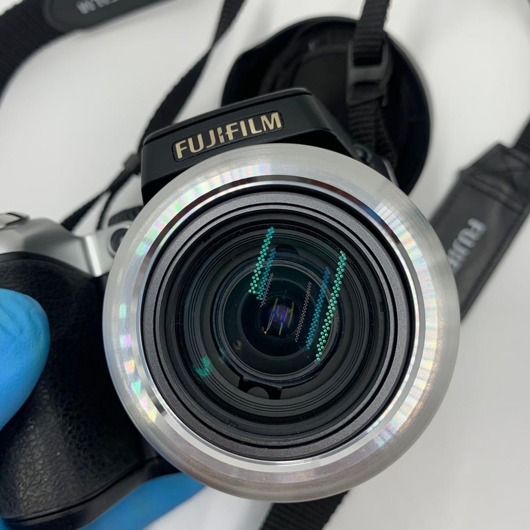 美品　お買い得　Fujifilm FinePix S8100fd デジタルカメラ