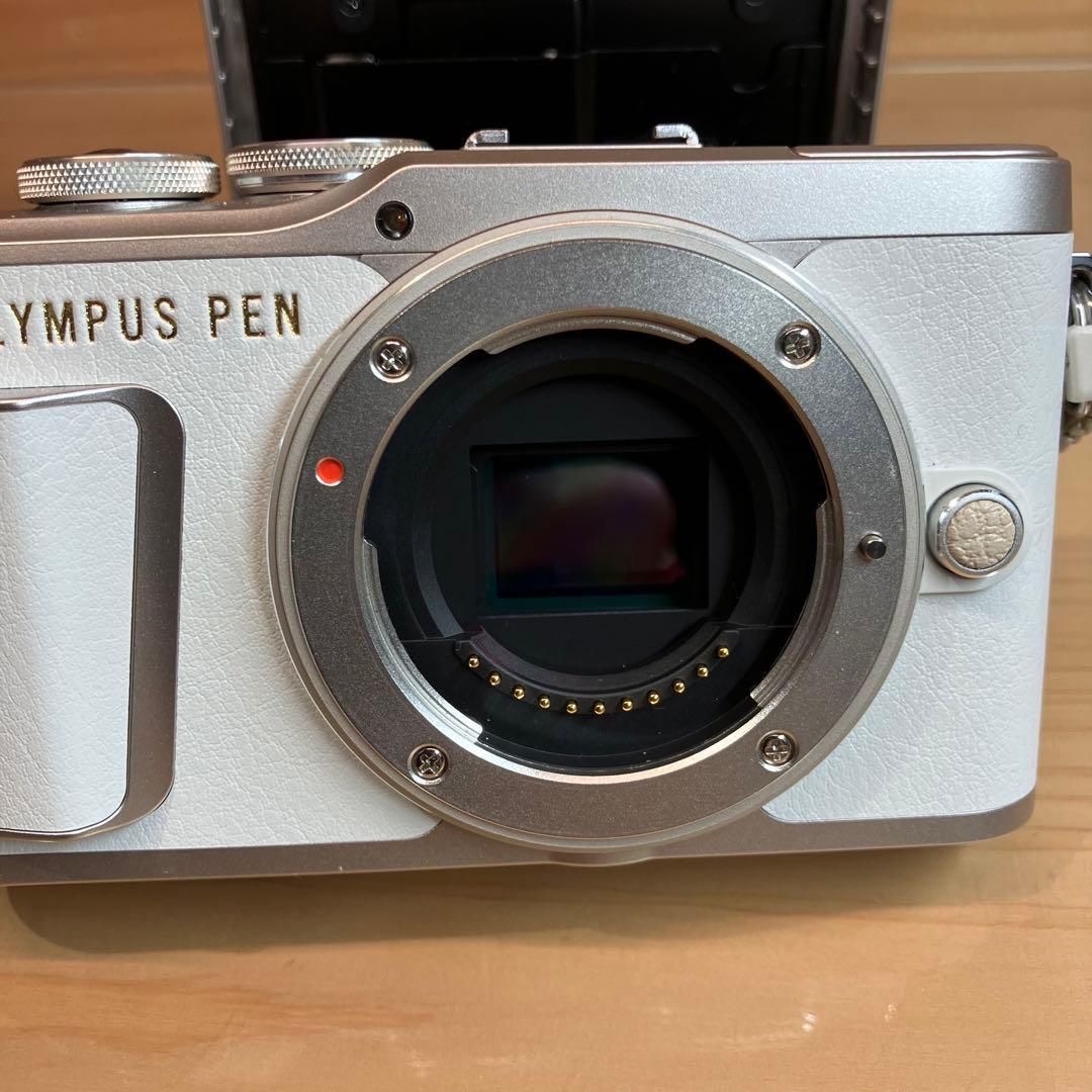 あーちゃんOLYMPUS PEN E-PL9 ホワイト 新品レンズ付き