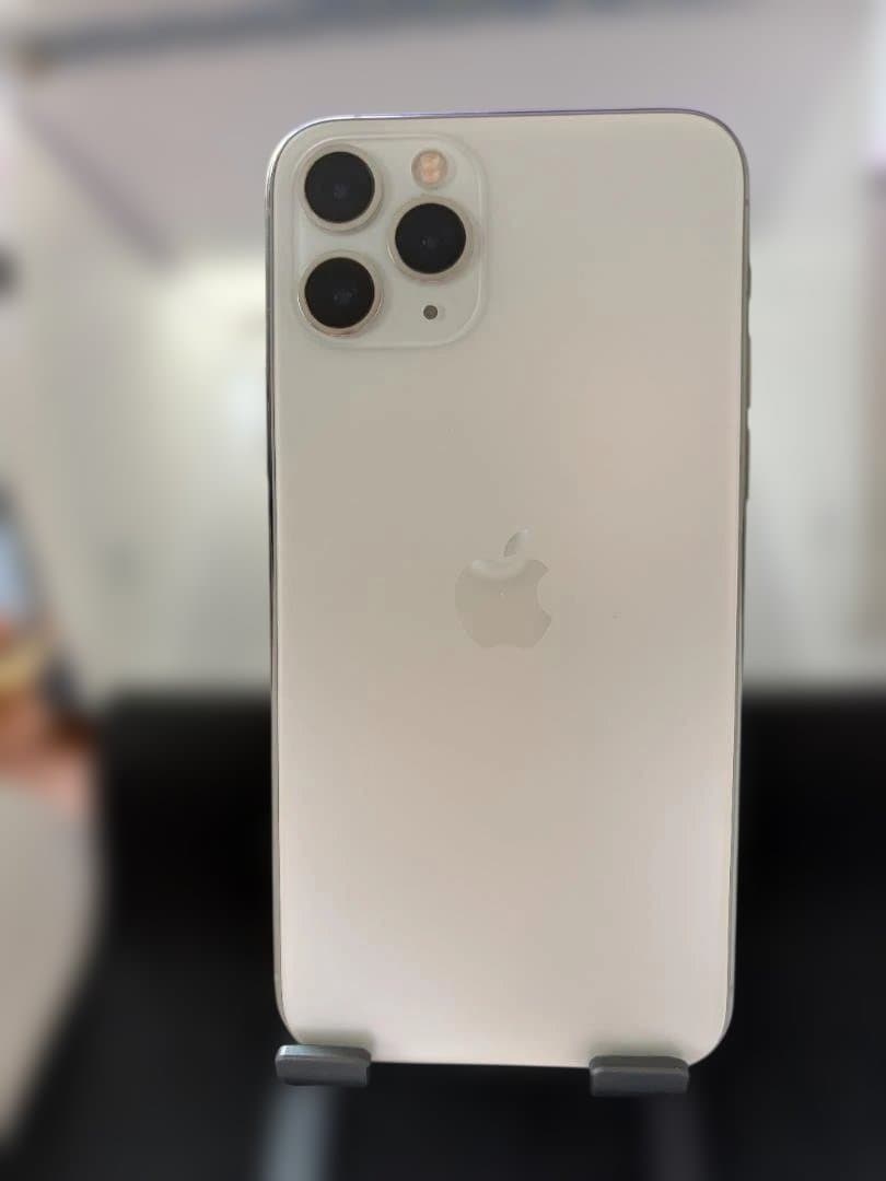 SIMフリーiPhone 11 PRO 256 GBSilver 93%Aランク