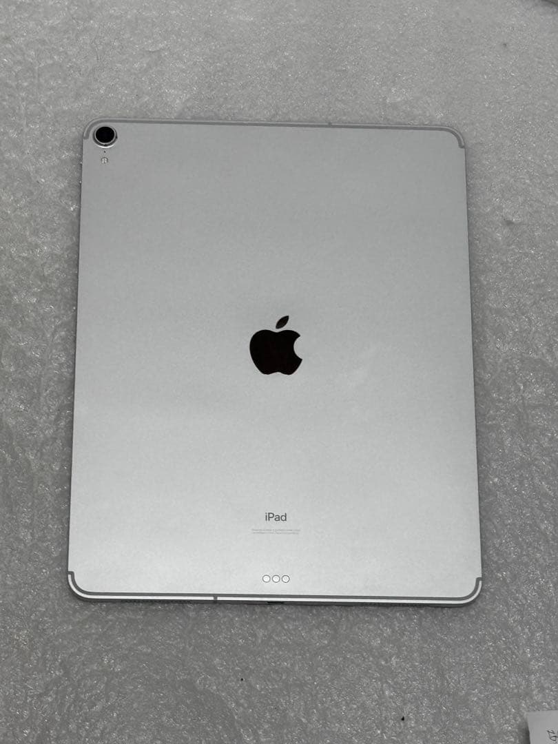 良品　iPad Pro 12.9インチ 第3世代 Cellular 64GB