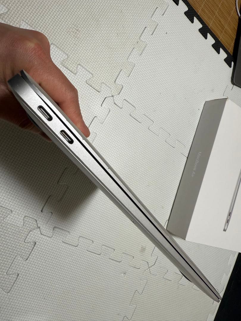 MacBook Air (M1, 2020)-シルバーM1 16/512GB