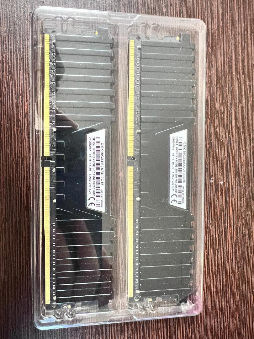 コルセア　DDR4 メモリ16GB（8Gx2） 2枚セット