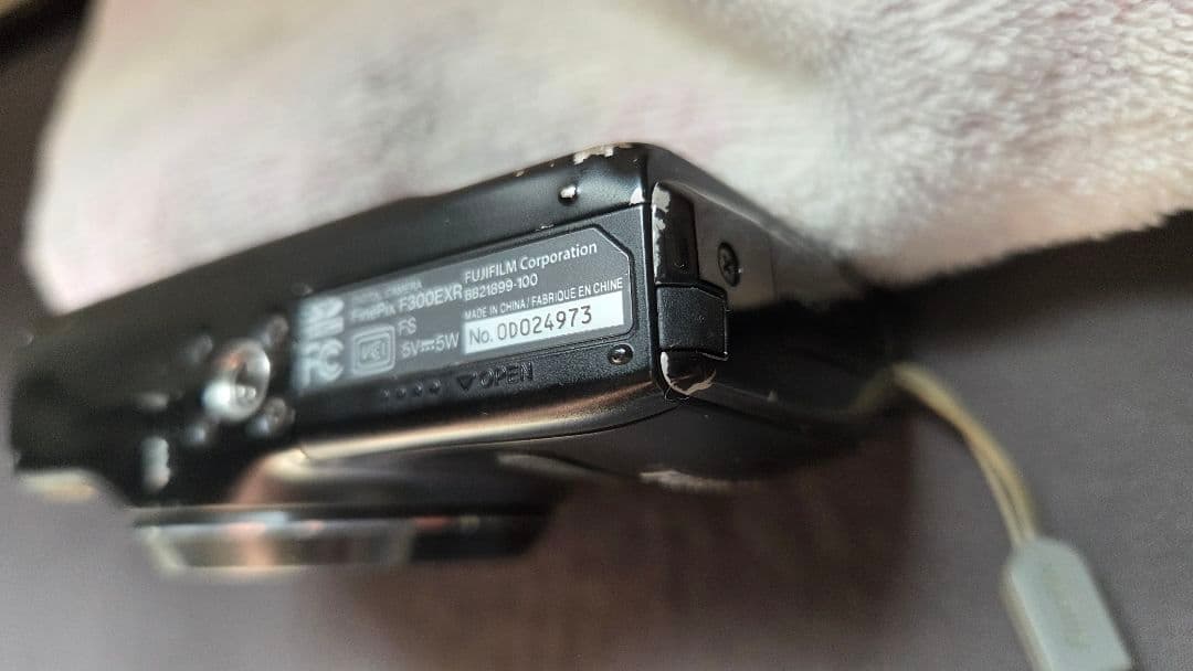 FINEPIX F300 EXR コンパクトデジタルカメラ