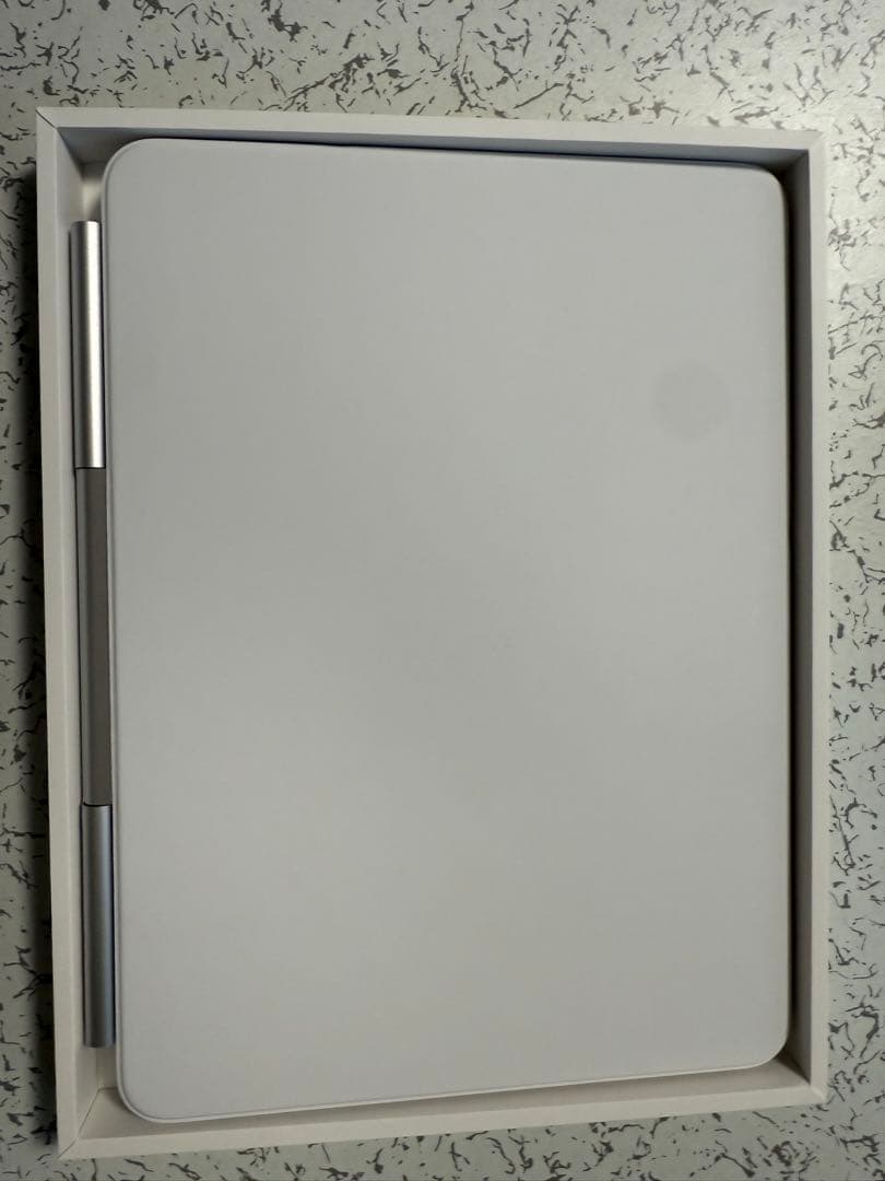 11インチ iPad Air(M3)用 Magic Keyboard ホワイト