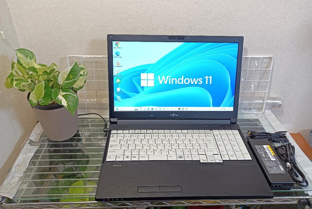 富士通 ノートパソコン Windows 11 Pro 64bit