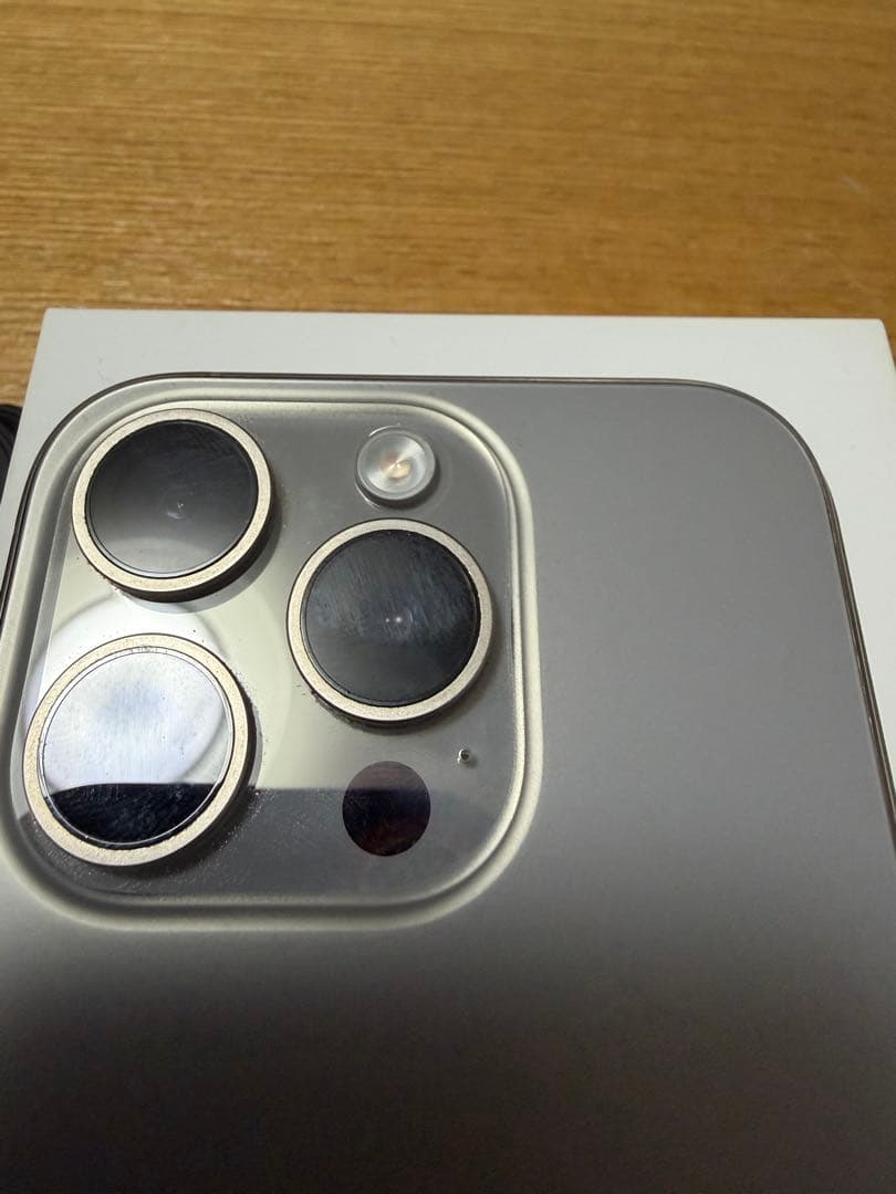 iPhone 15 Pro 128GB 画面ひびあり