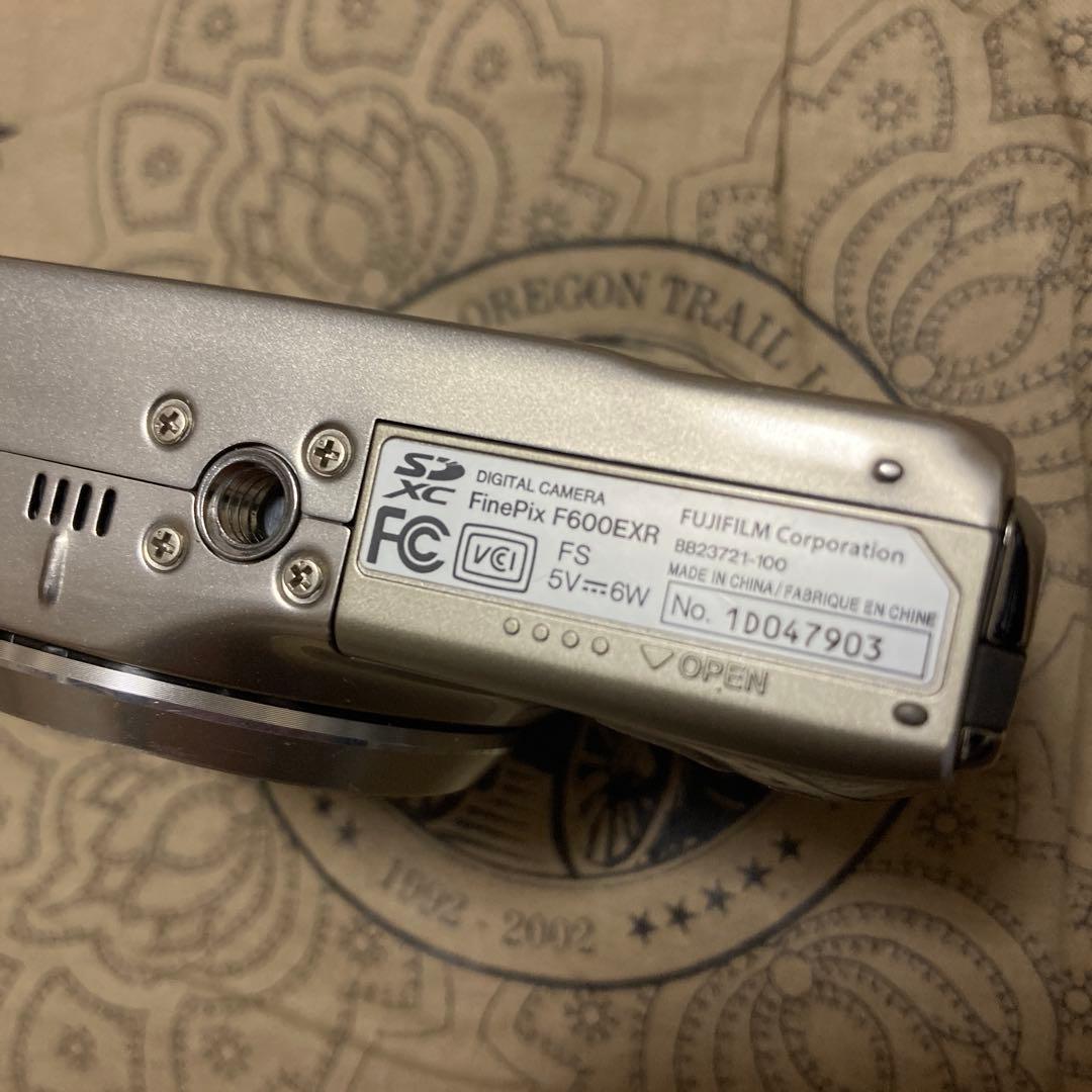 FUJIFILM FINEPIX F600EXR GPS搭載 デジカメ コンデジ