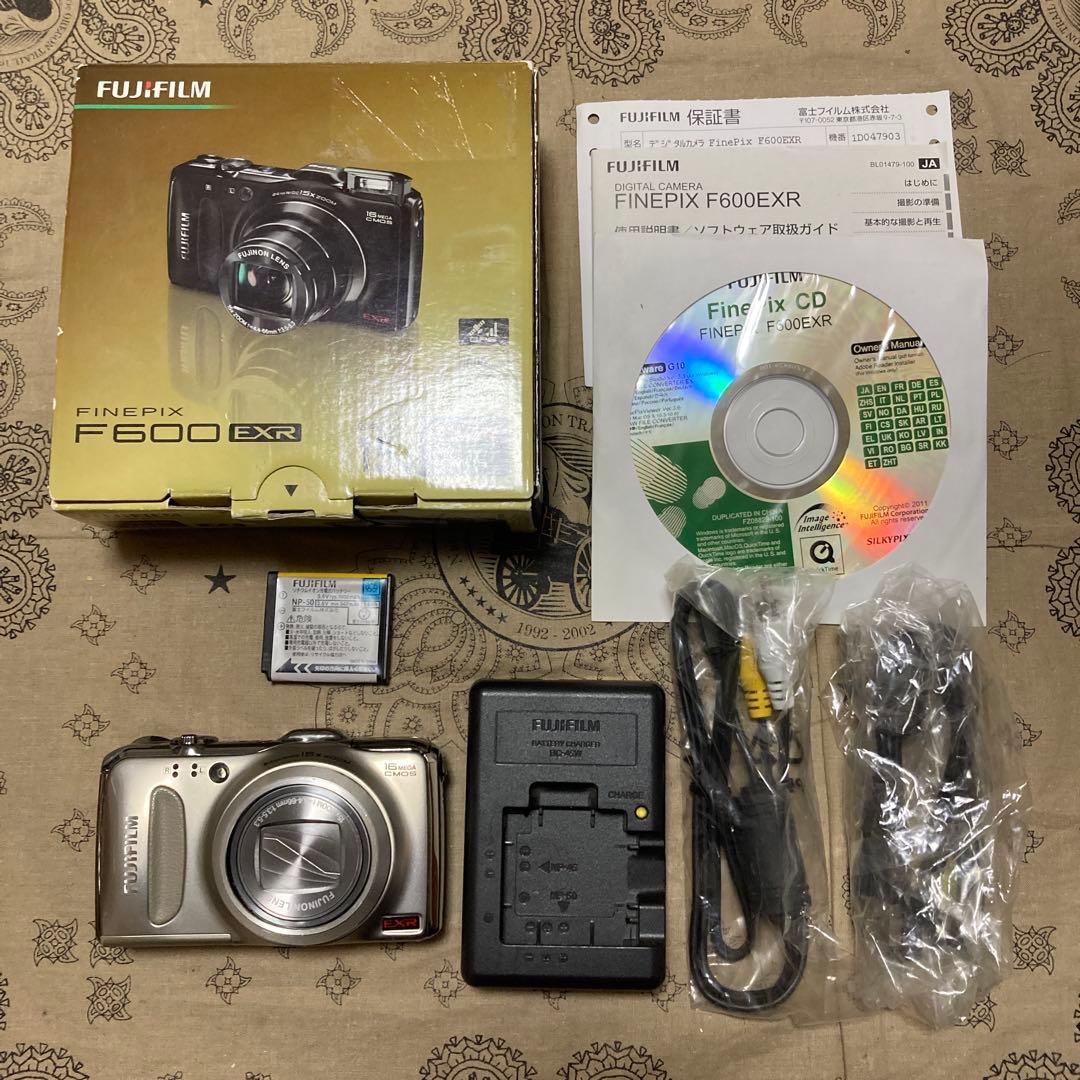 FUJIFILM FINEPIX F600EXR GPS搭載 デジカメ コンデジ