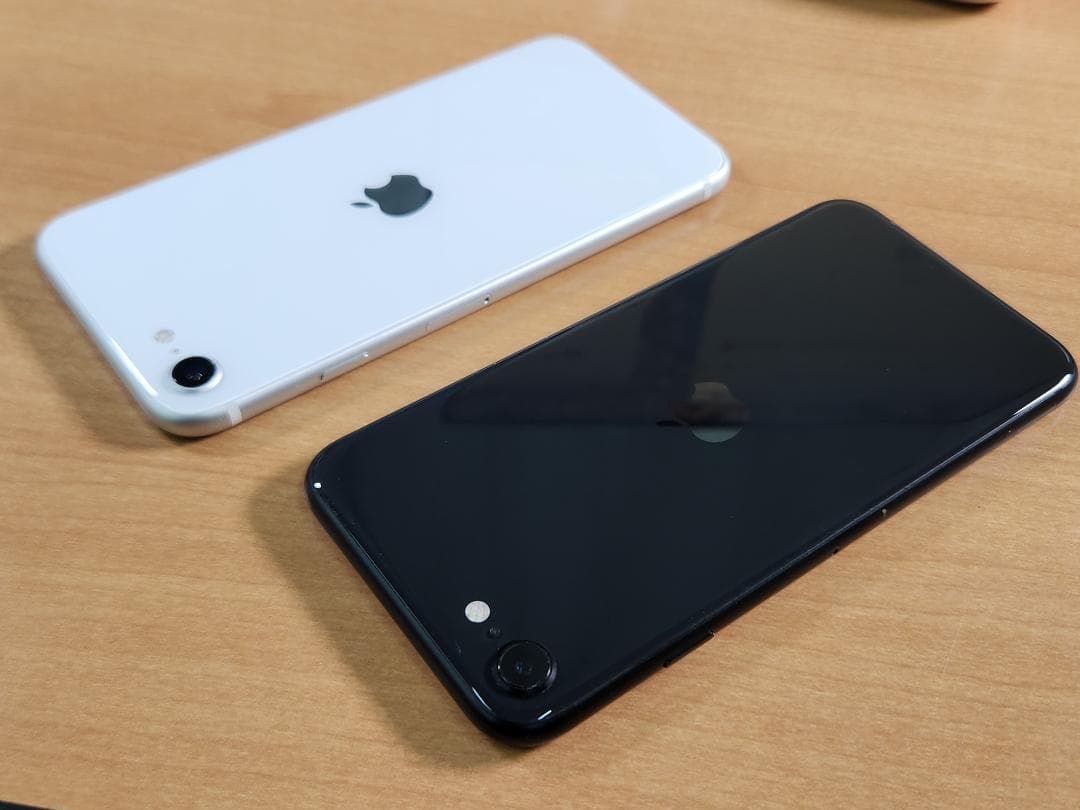 031700K iPhone SE A2296 64GB 第2世代