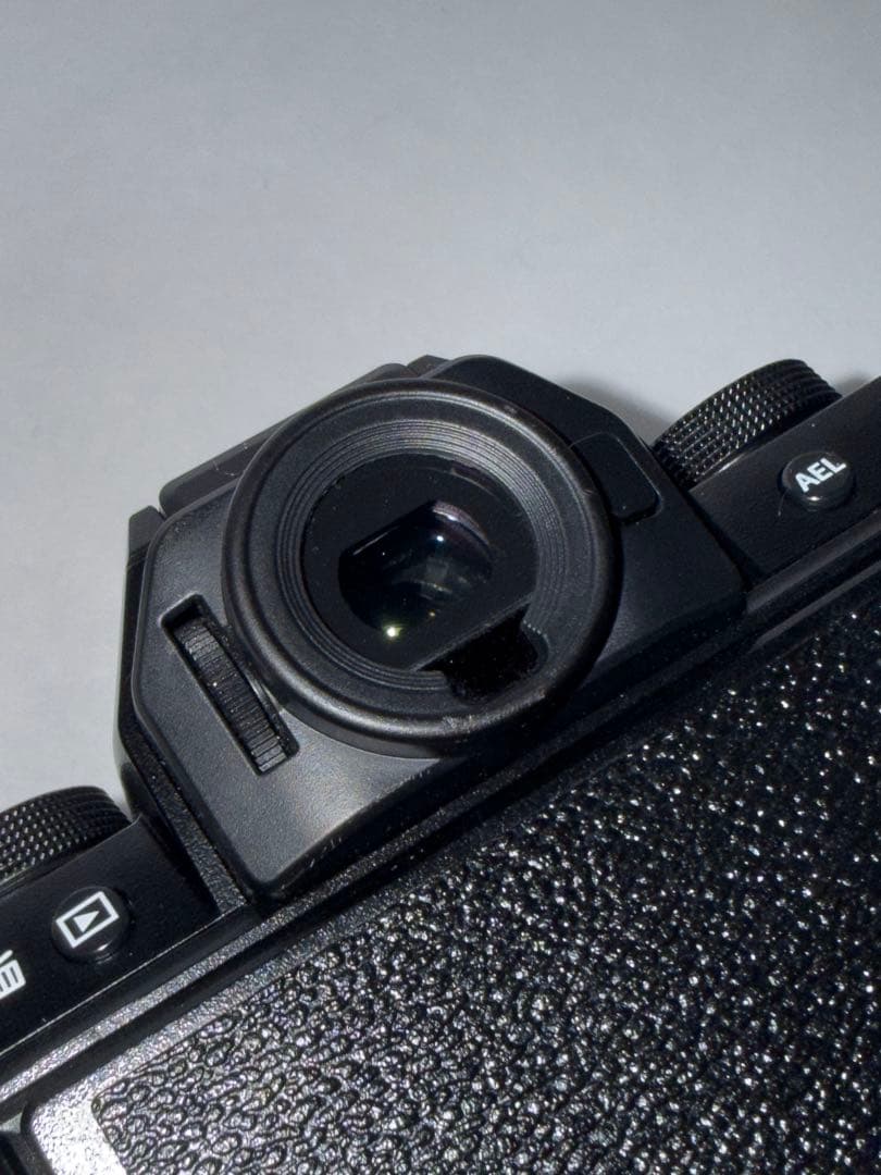 T*y様 FUJIFILM X-S10 (バッテリー3個、ストラップ、SDカード