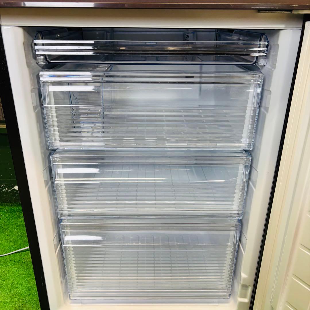 美品 22年製 280L 冷蔵庫 大きめ おしゃれ シャープ【地域限定配送無料】