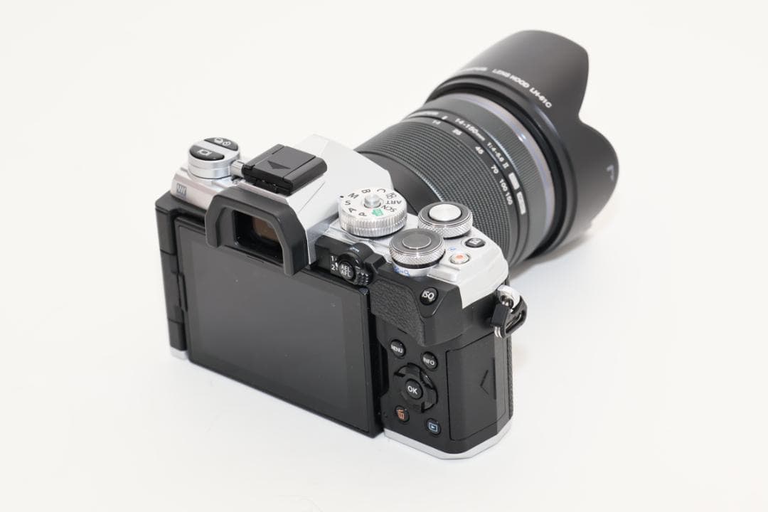 OLYMPUS E-M5Ⅲ　14-150ｍｍ　フラッシュ・バッテリー３本