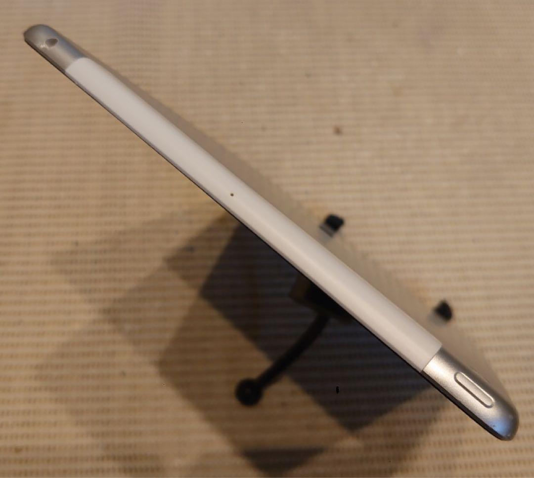 完動品SIMフリーiPad第9世代(A2604)本体64GB送料込QD040