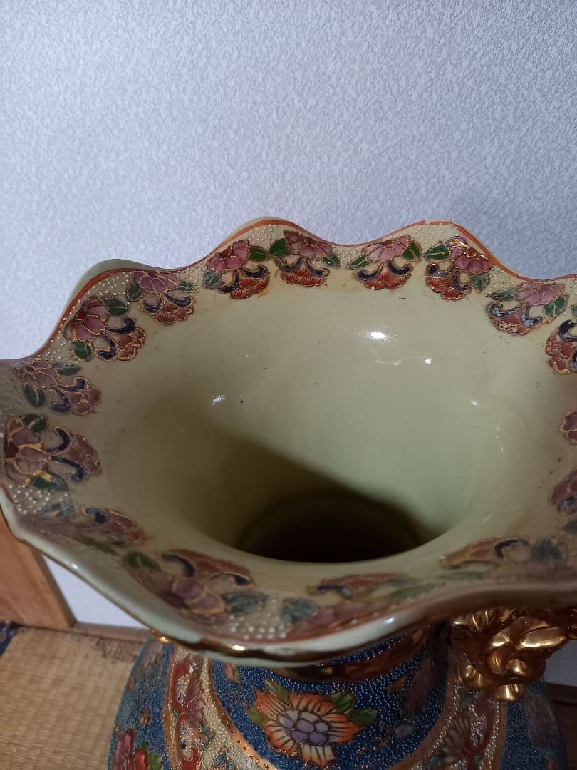 【薩摩焼？】 陶器 花瓶 約62cm 壺骨董 双耳 金襴手 青粒 人物図 飾り壺