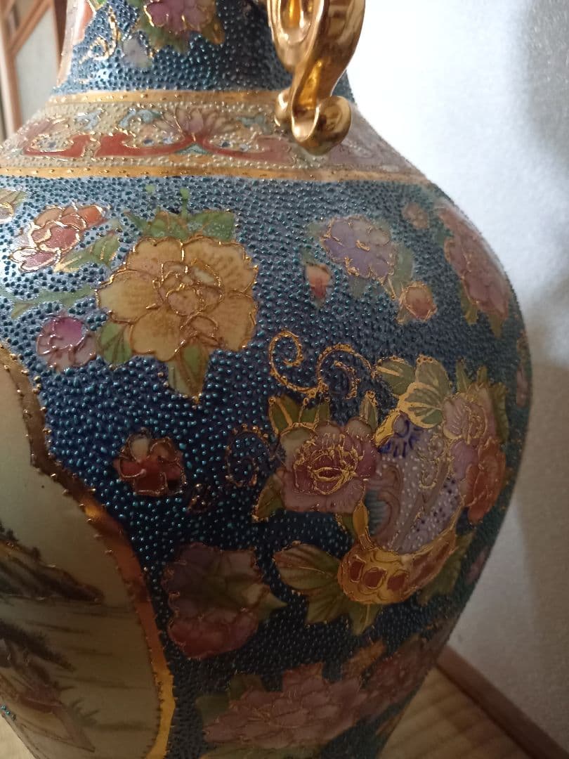 【薩摩焼？】 陶器 花瓶 約62cm 壺骨董 双耳 金襴手 青粒 人物図 飾り壺