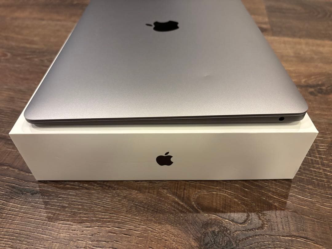 MacBook Air、Apple M1、ストレージ512GB、メモリ16GB