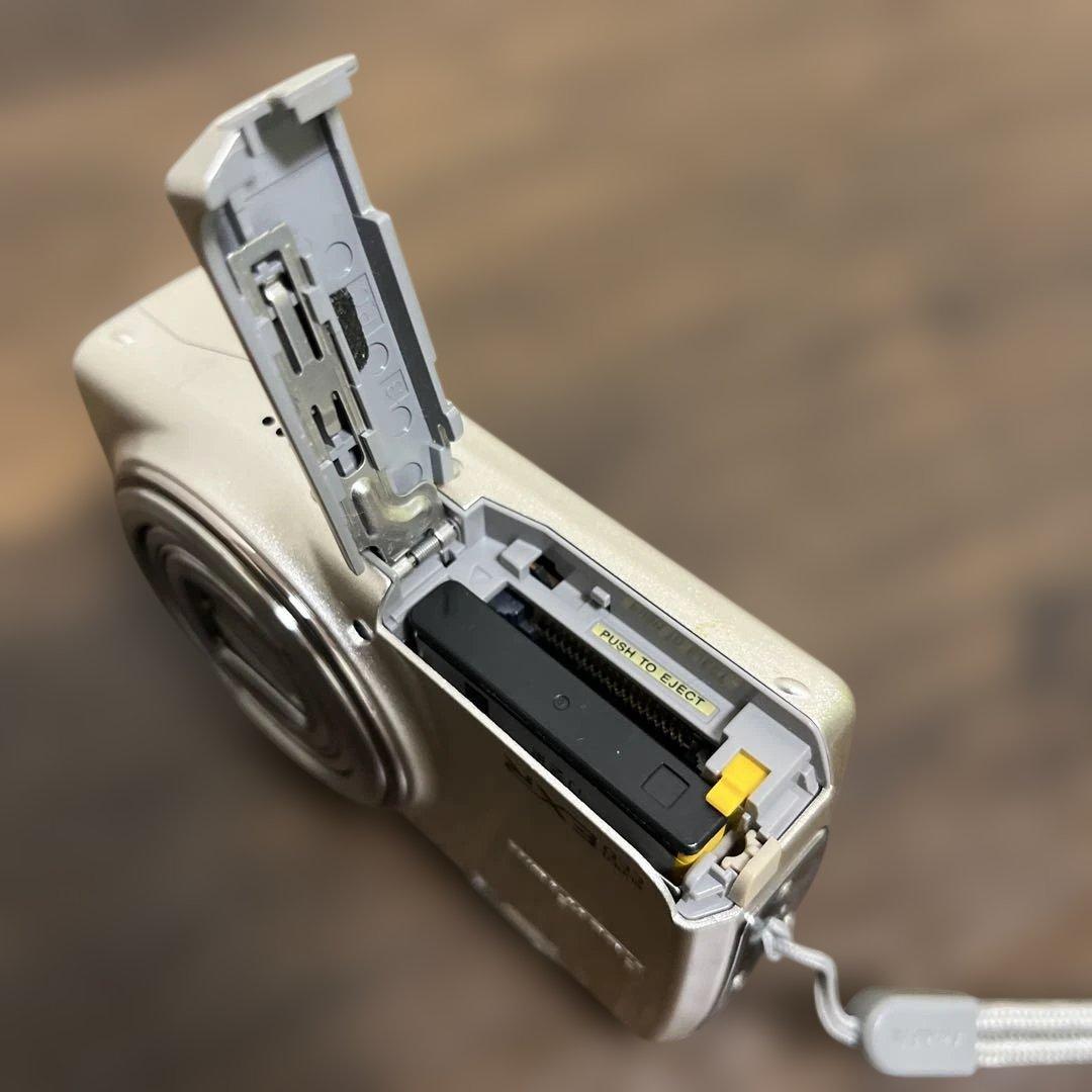 [ジャンク品] FUJIFILM FinePix F200EXR
