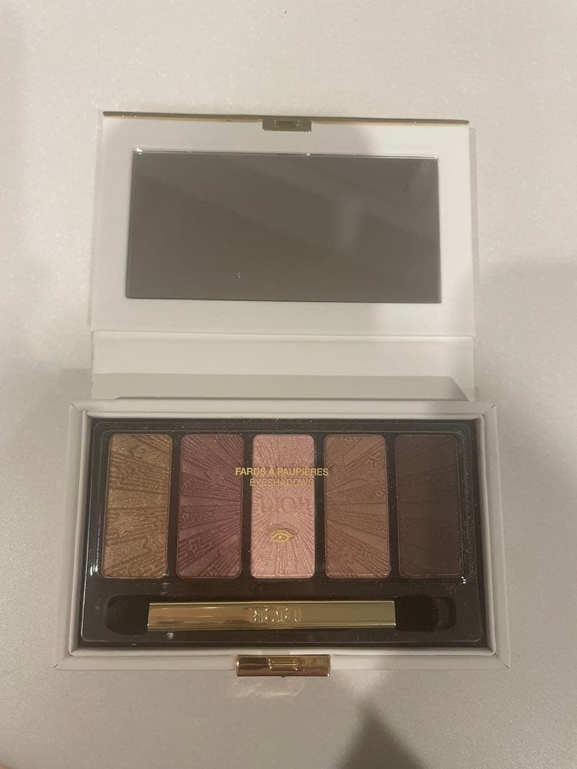 Dior限定アイシャドウパレット