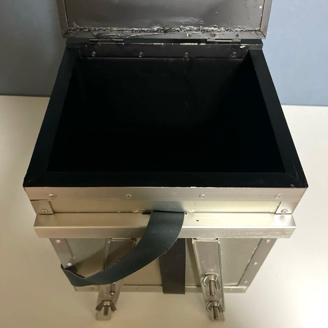 【紀州釣り】　アルミ軽量　釣り箱　椅子　2本竿立て付き　蓋付き　クーラーボックス