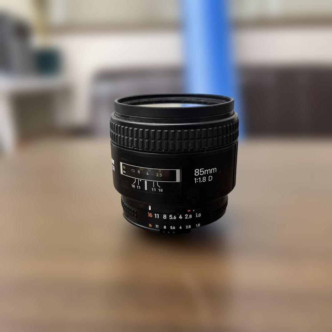 Nikon AF NIKKOR 1:1.8D 85m 識別番号T