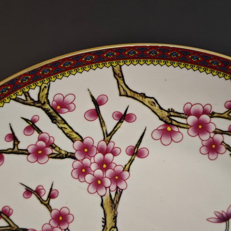 景徳鎮 蒔絵万花開窓パステル梅花図賞盤 陶磁器 装飾品 現代工芸品 美術品 置物