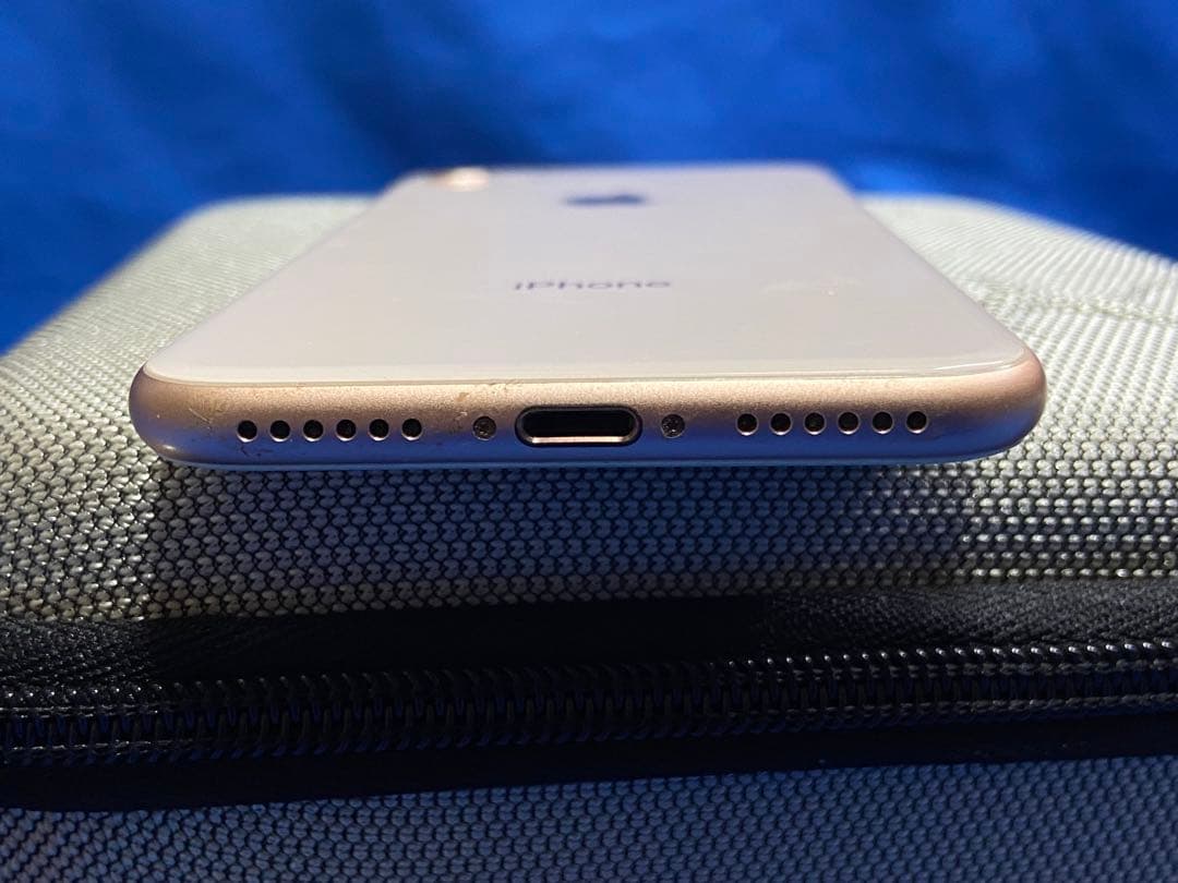 iPhone 8 Gold 64GB SIMフリー
