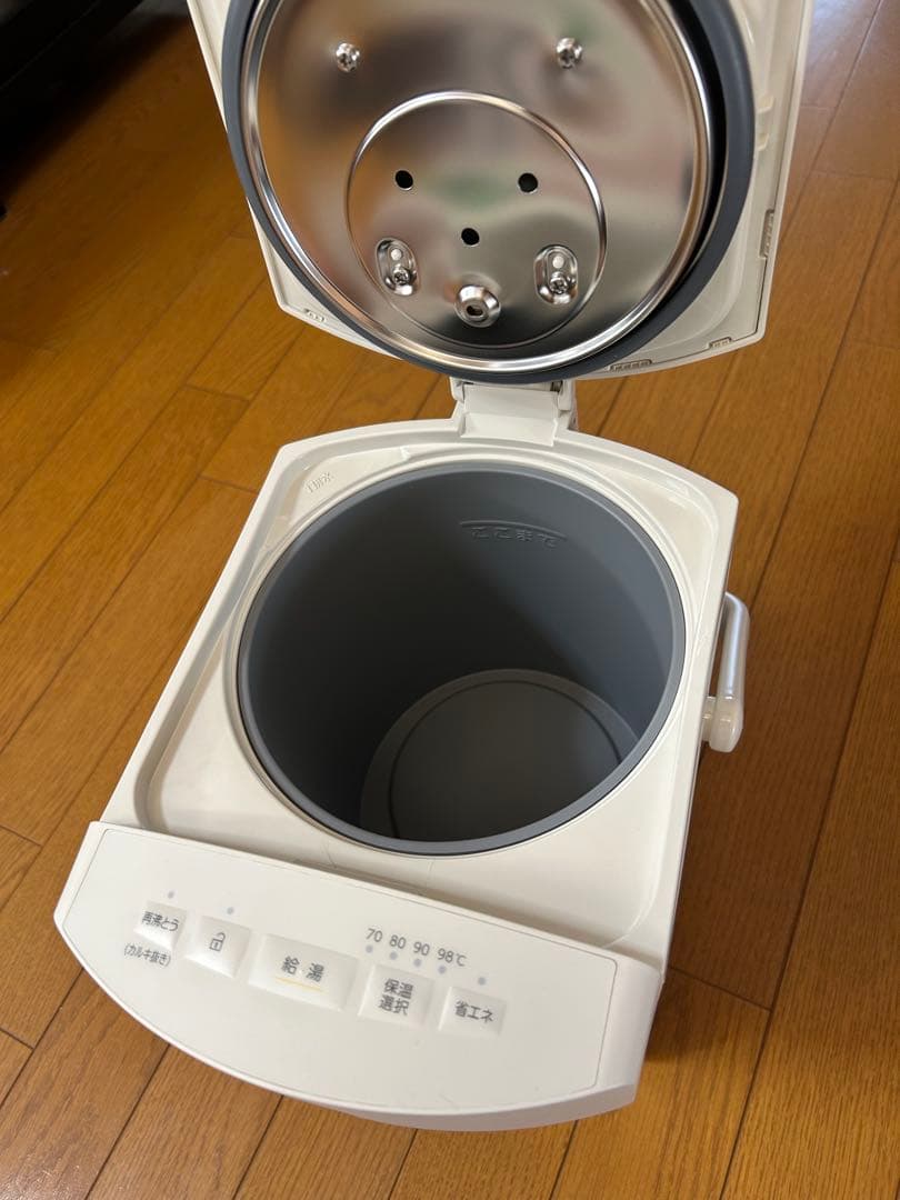 2025製　新品、未使用 IRIS OHYAMA 電気ポット 3.0 ホワイト