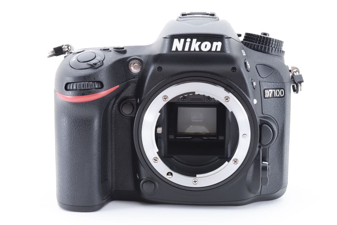 【ショット数900回未満】Nikon D7100 デジタル一眼レフカメラ