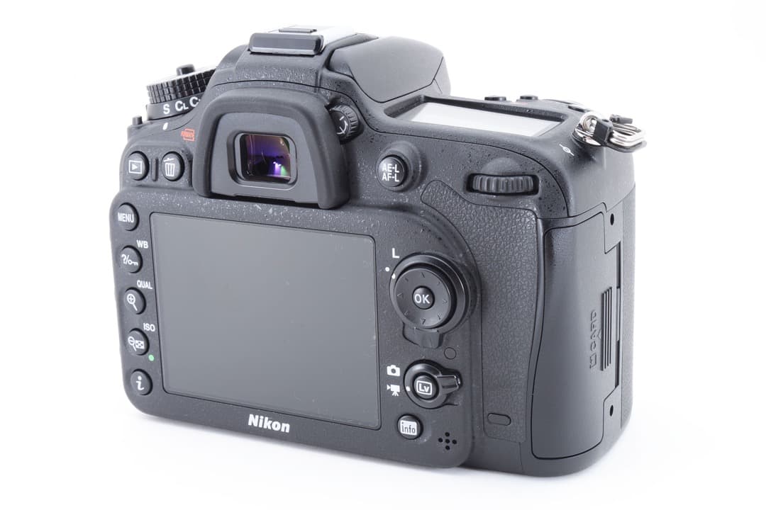 【ショット数900回未満】Nikon D7100 デジタル一眼レフカメラ