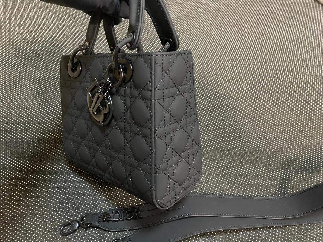 Dior グレー キルティングショルダーバッグ