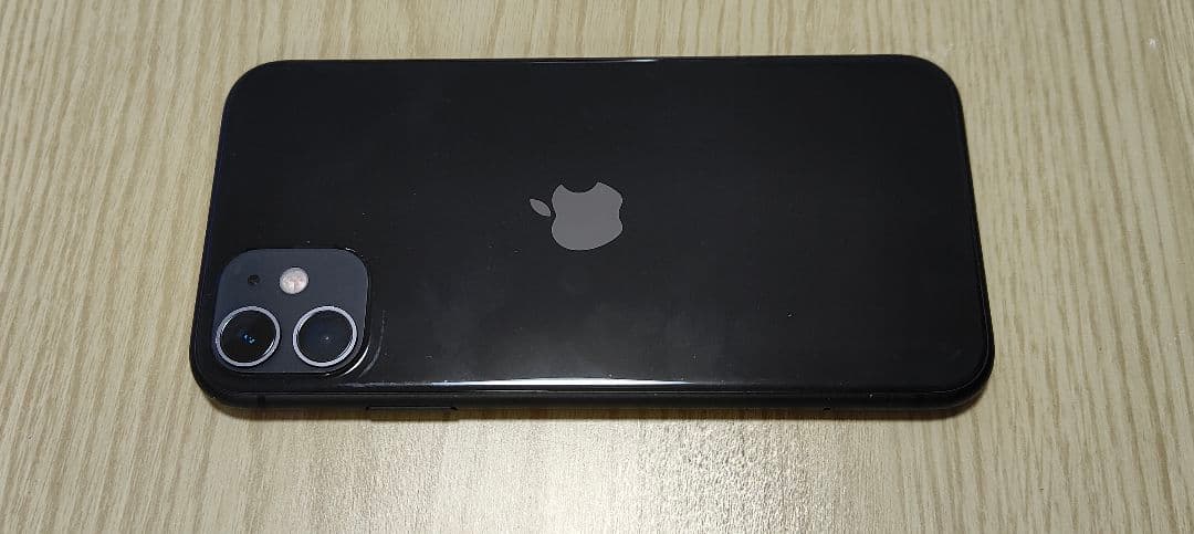 Apple iPhone 11 ブラック 本体　64G 　おまけ付