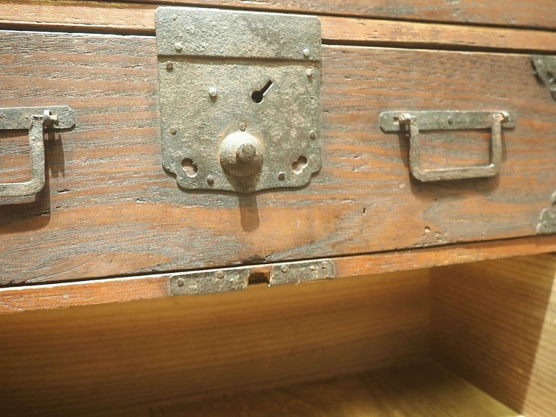 1493 アンティーク　味のある小箪笥　和タンス　収納棚　引き出し　レトロ　金具