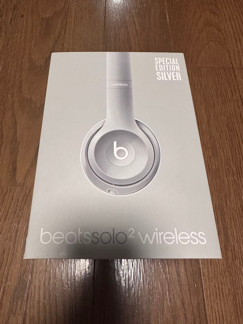 Beats Solo2 Wireless ヘッドフォンシルバーイヤーパッド交換済