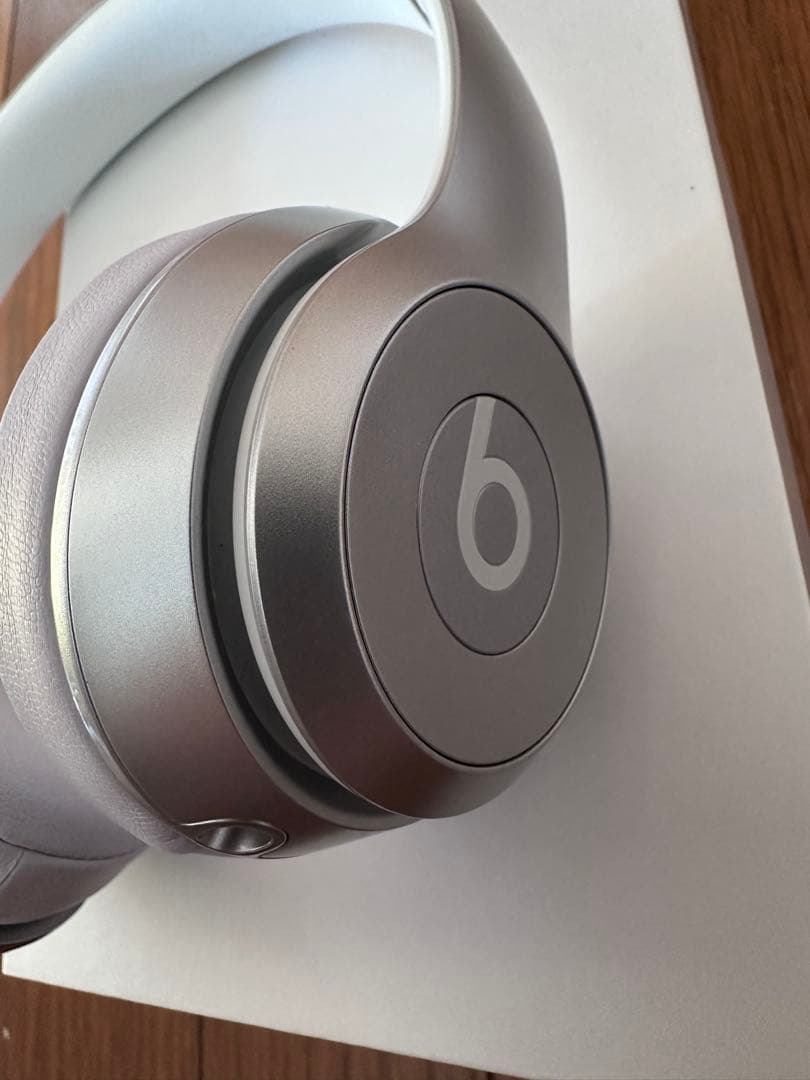 Beats Solo2 Wireless ヘッドフォンシルバーイヤーパッド交換済