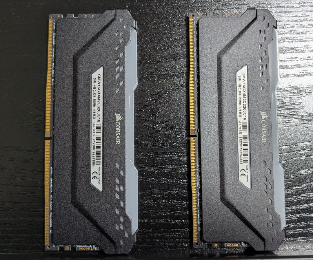 メモリー CORSAIR VENGEANCE RGB PRO 16GB DDR4