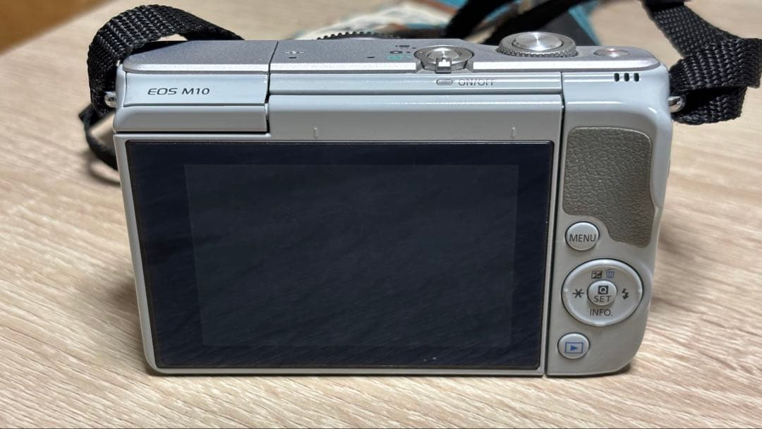 【美品・完備品】Canon EOS M10 ダブルレンズキット ホワイト
