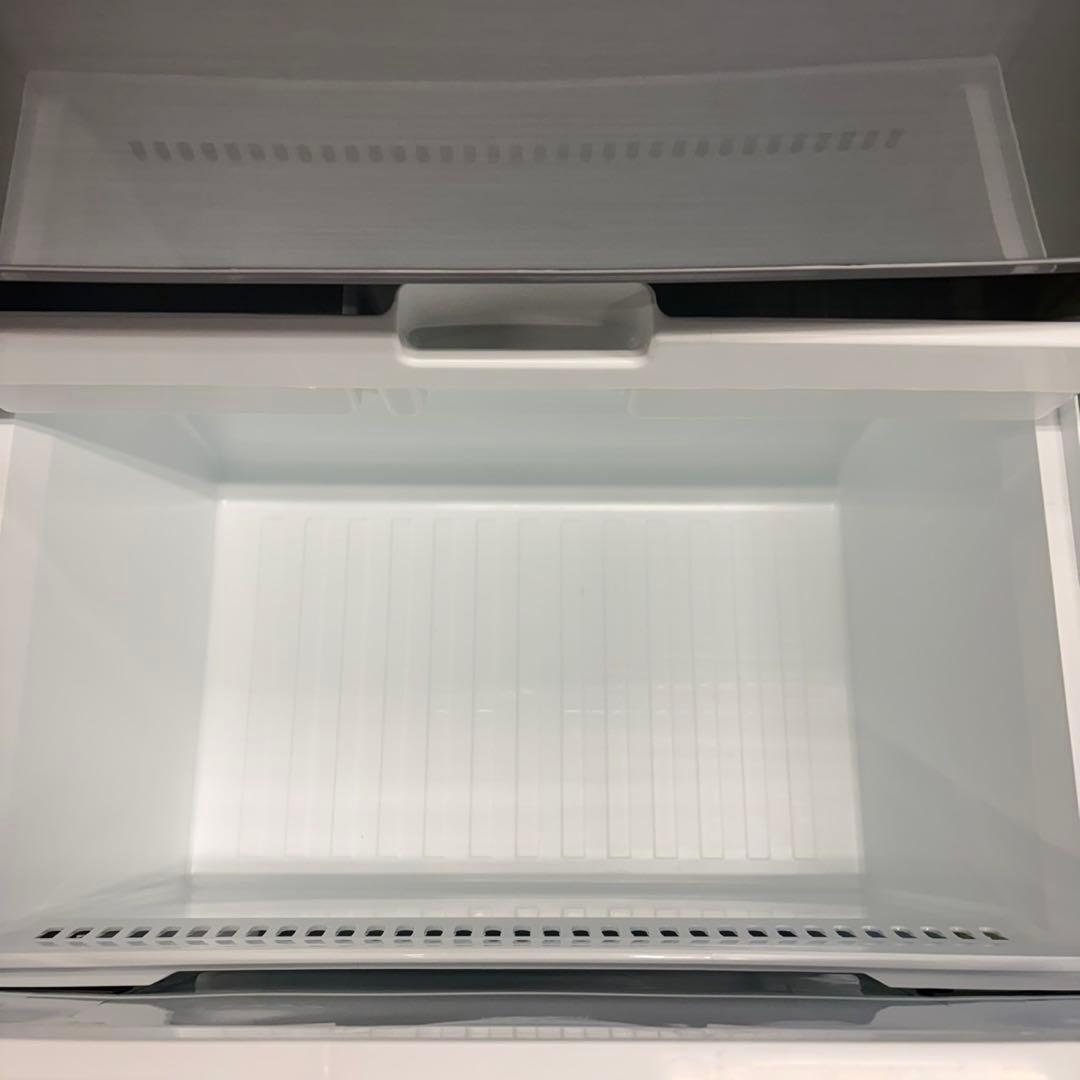 976 新品！　新古品　東芝　3ドア　冷蔵庫　330L 自動製氷付　保証込み
