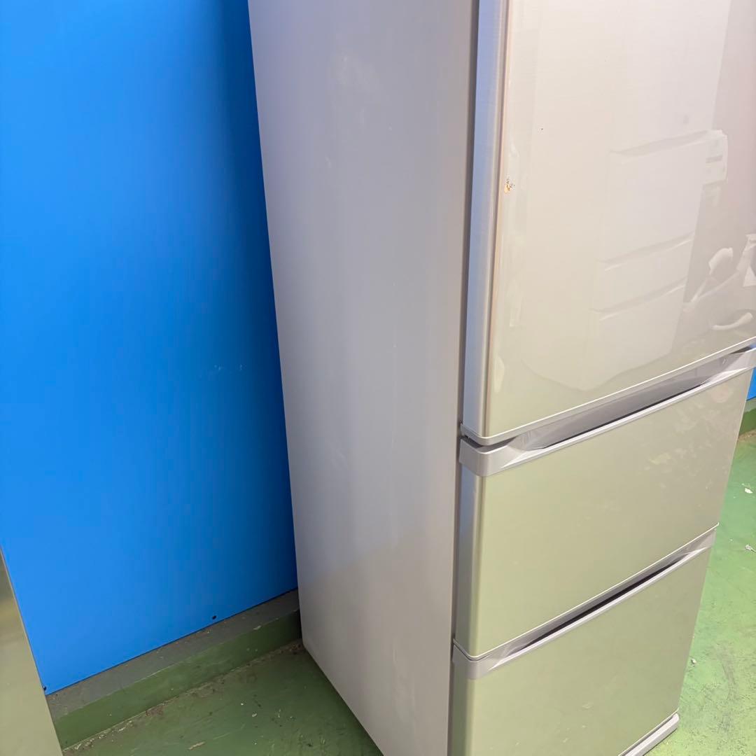 976 新品！　新古品　東芝　3ドア　冷蔵庫　330L 自動製氷付　保証込み