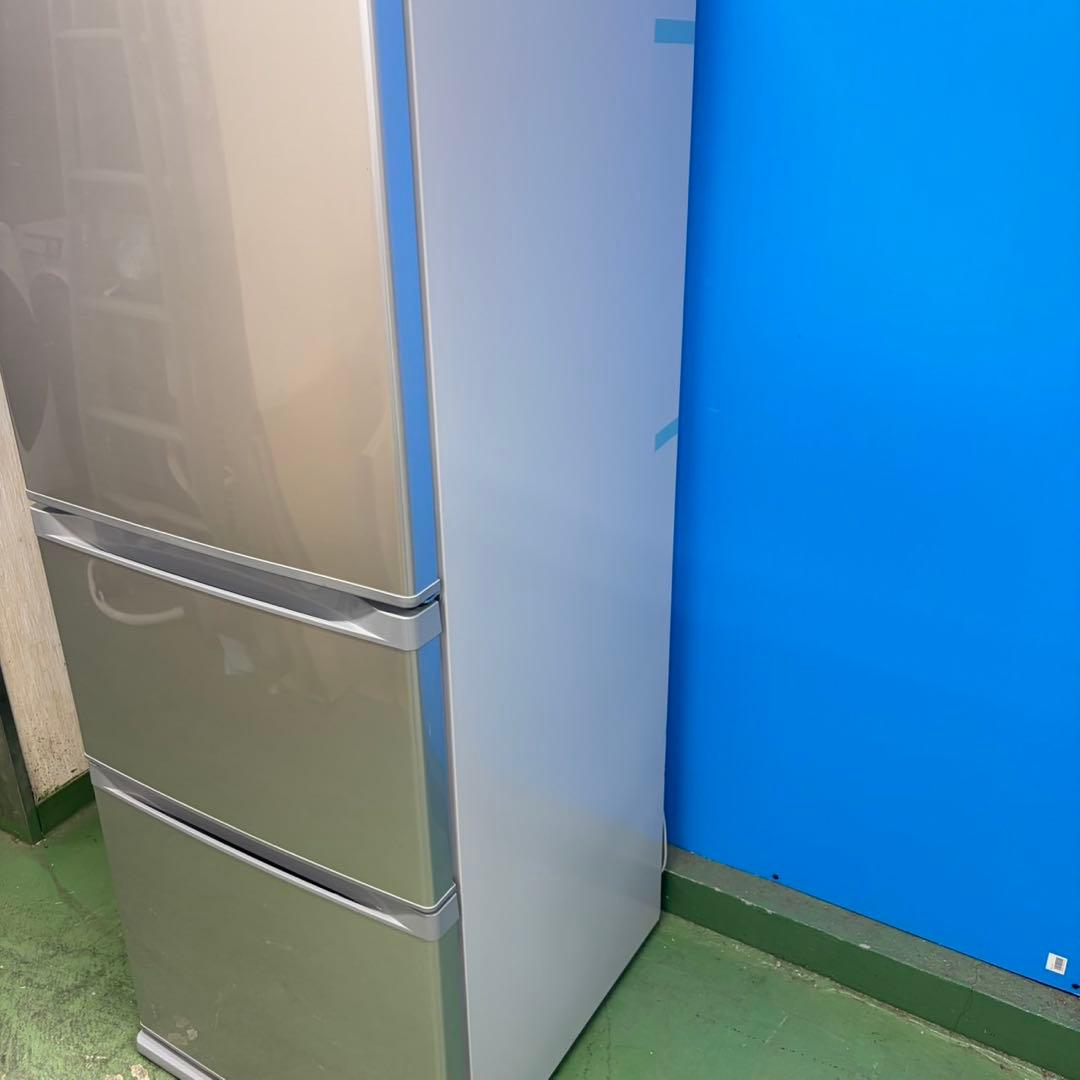 976 新品！　新古品　東芝　3ドア　冷蔵庫　330L 自動製氷付　保証込み