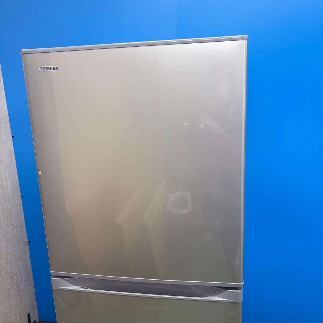 976 新品！　新古品　東芝　3ドア　冷蔵庫　330L 自動製氷付　保証込み