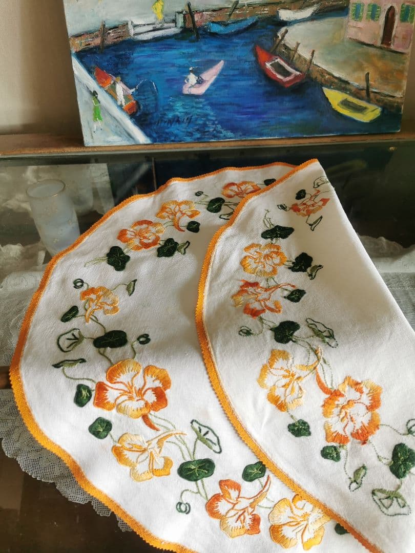 アンティークフランス ナスタチウム 金蓮花 橙x緑 手刺繍 リネン54㎝ドイリー