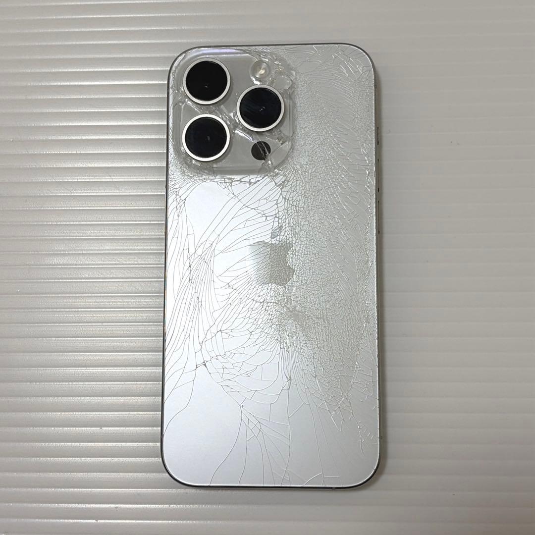 背面割れジャンク iPhone15 pro SIMフリー 256GB