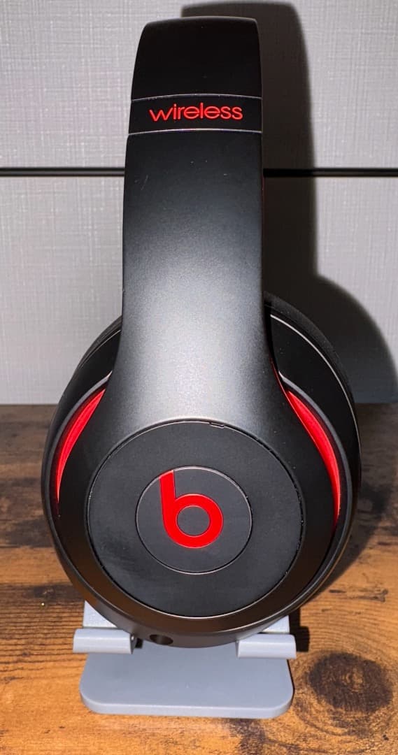 beats studio3 wireless レジスタンス・ブラックレッド