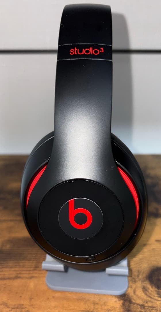 beats studio3 wireless レジスタンス・ブラックレッド