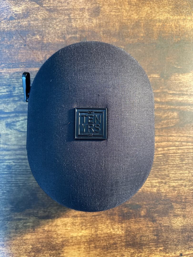 beats studio3 wireless レジスタンス・ブラックレッド
