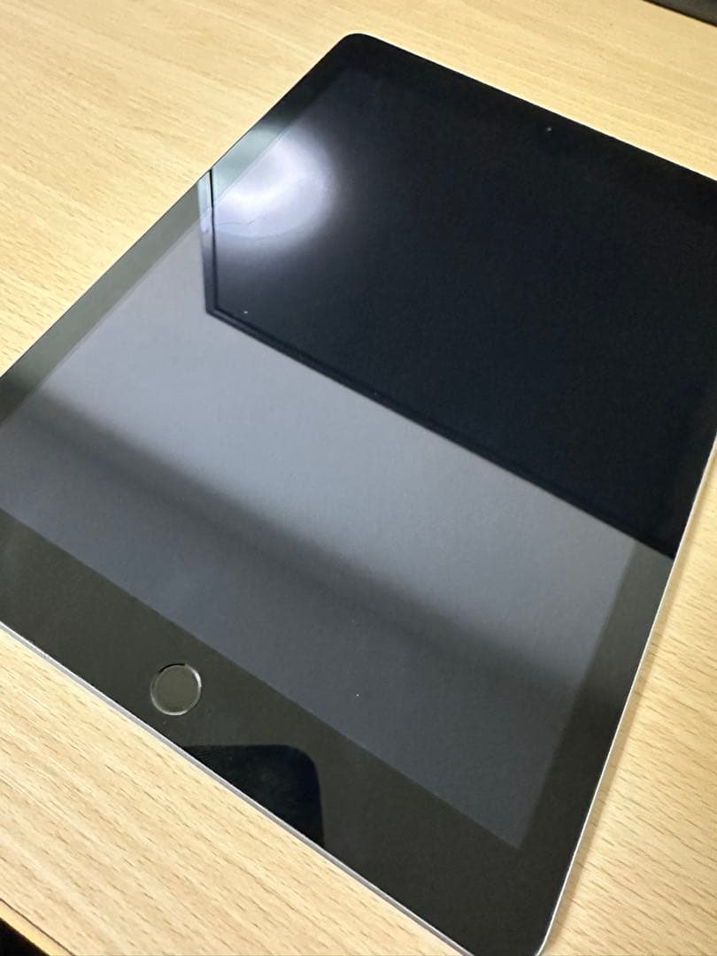 Apple iPad (第5世代) 32GB wi-fi スペースグレー