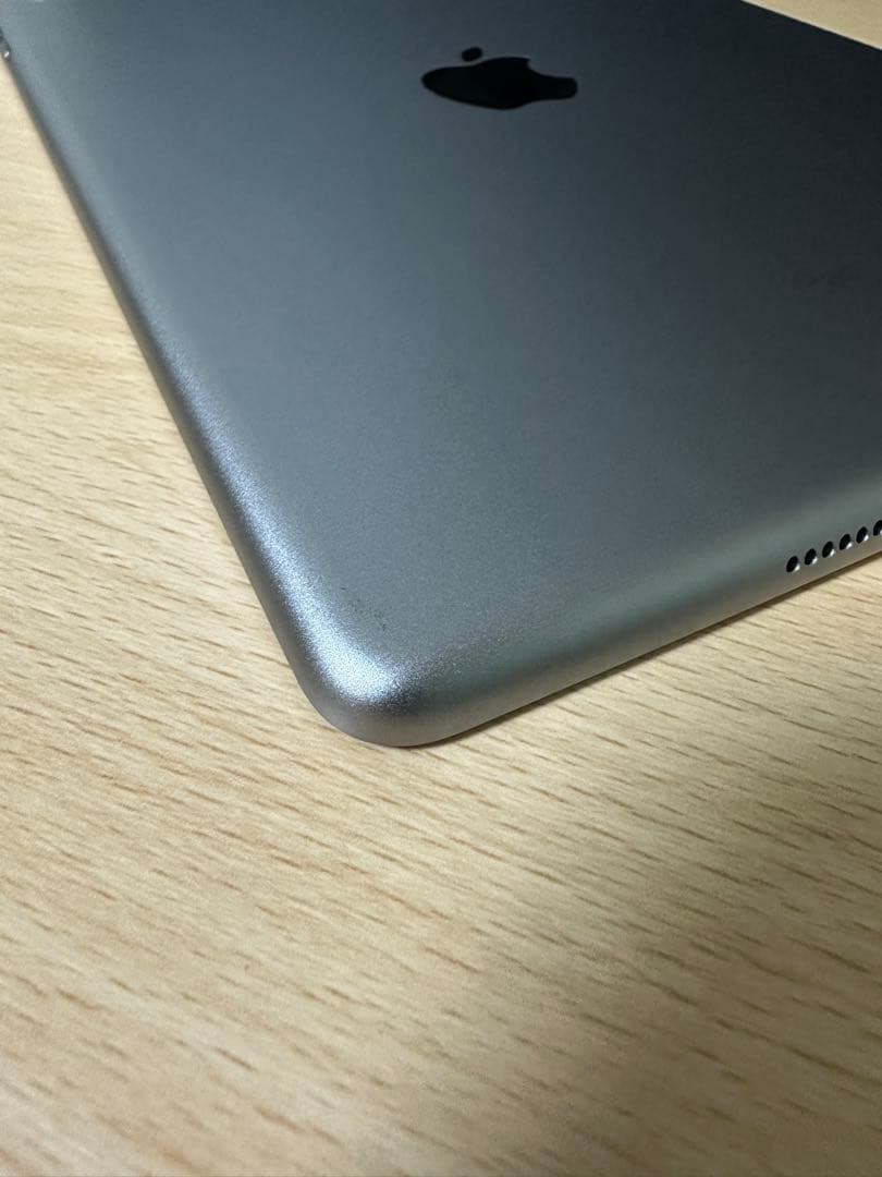 Apple iPad (第5世代) 32GB wi-fi スペースグレー