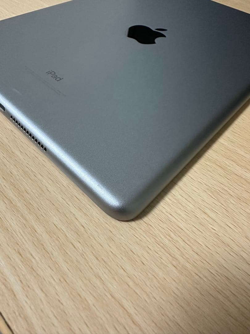 Apple iPad (第5世代) 32GB wi-fi スペースグレー